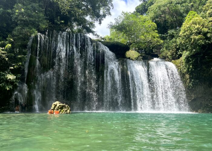 Водопад в Болинао (WaterFall 1)