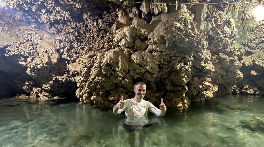 Купаемся в пещере