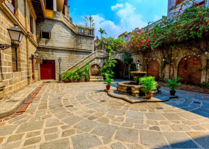 Каса Манила дворик