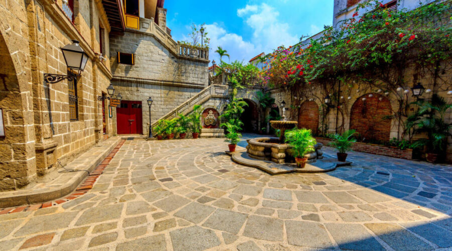 Каса Манила дворик