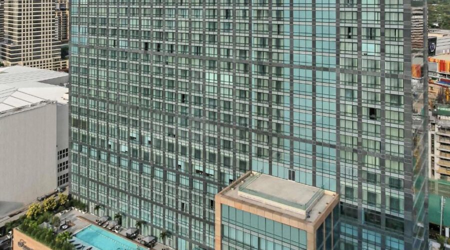 Raffles Makati (Раффлз Макати)